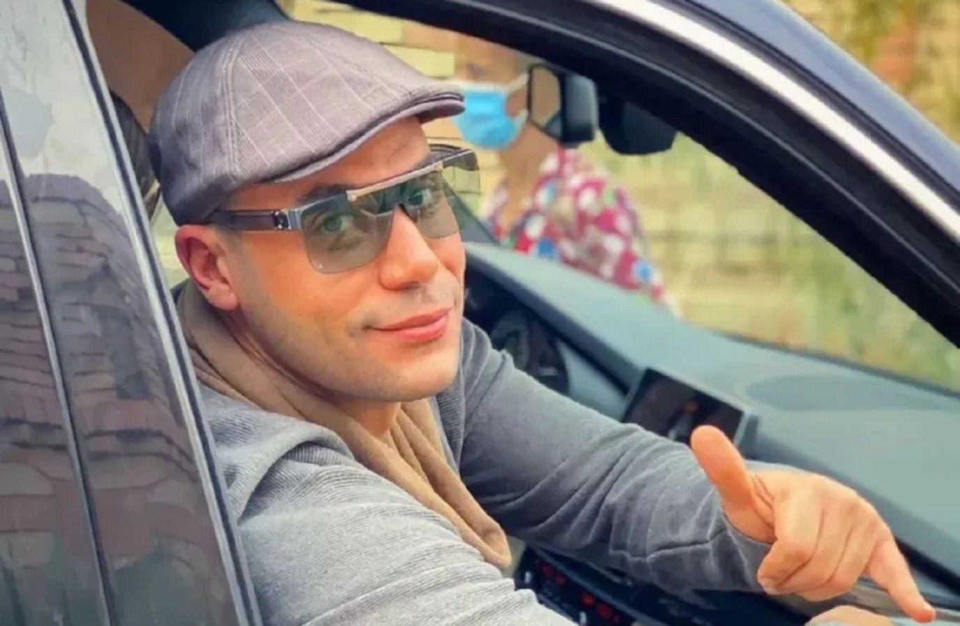 لأول مرة محمد إمام يظهر مع بناته.. شاهدوا جمالهن