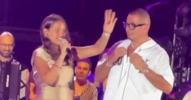 جنا عمرو دياب تشارك والدها الغناء فى حفله بالساحل الشمالى بعد طرح ألبومه ابتدينا