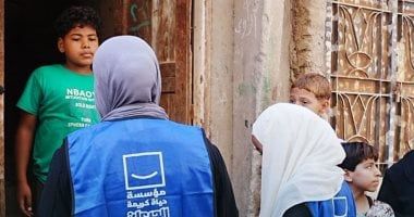 تنفيذًا لتوجيهات رئيس الجمهورية.."حياة كريمة" ووزارة التضامن تقدمان الدعم لأهالى ضحايا كفر السنابسة