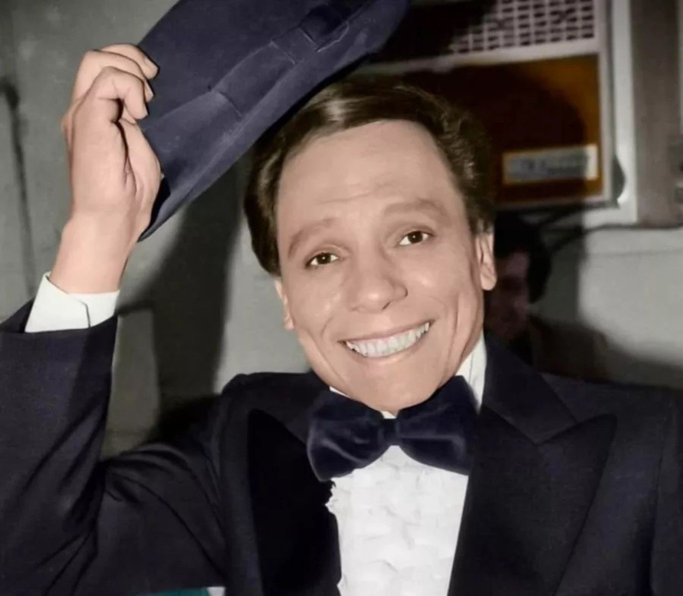 الظهور الأول للزعيم عادل إمام برفقة كل أفراد عائلته بحفل عقد قران حفيده.. شاهدوا الصورة