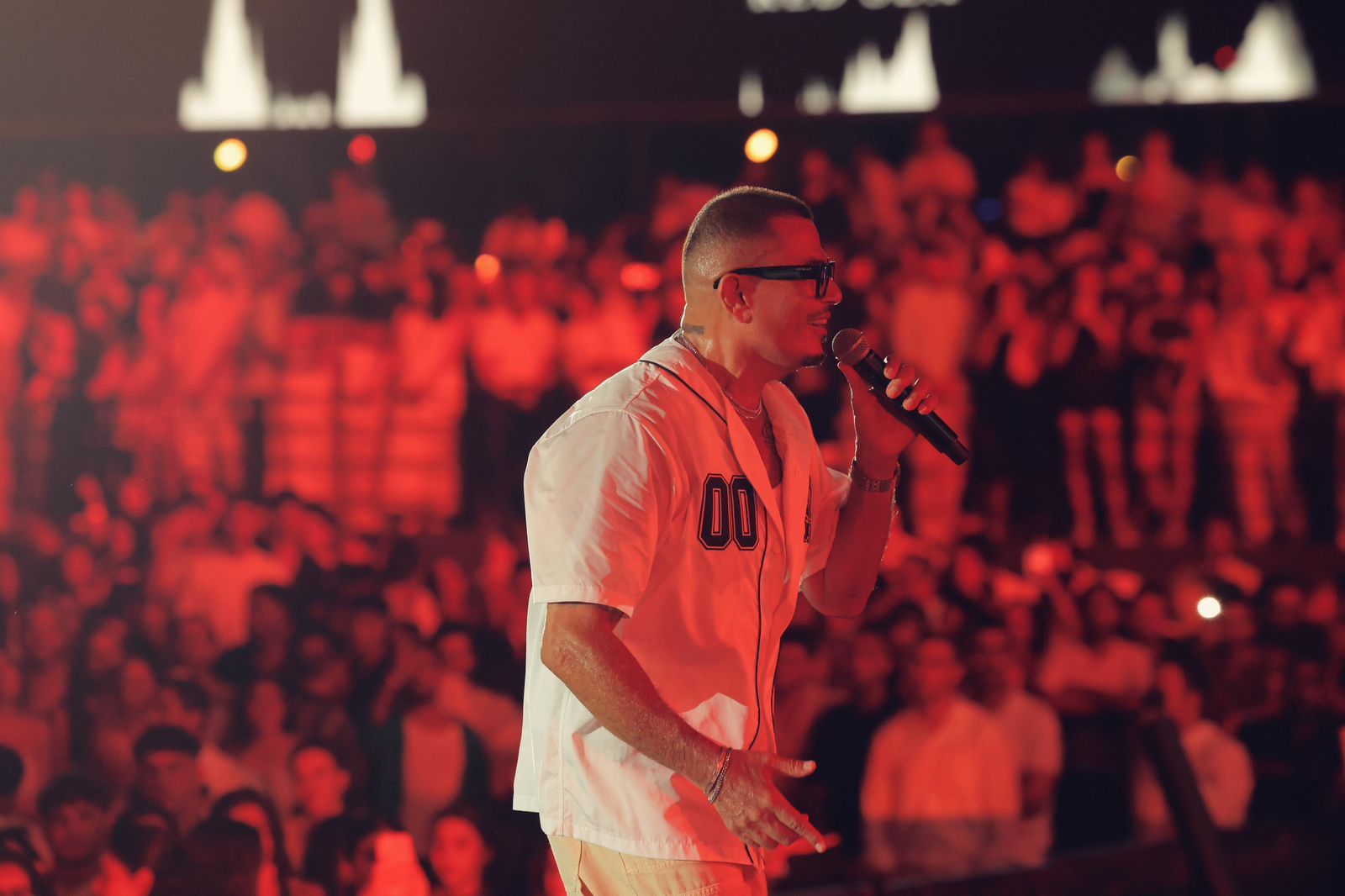 3 دويتوهات قدمها عمرو دياب في حفله بالساحل الشمالي.. اعرف التفاصيل