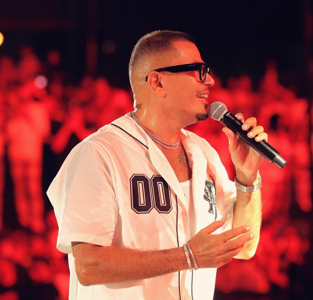 3 دويتوهات قدمها عمرو دياب في حفله بالساحل الشمالي.. اعرف التفاصيل