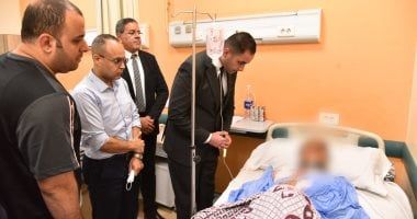 نائب وزير الصحة يتفقد الحالة الصحية لمصابى حادث الدائرى الإقليمى بالمنوفية.. صور