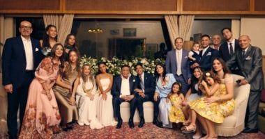 عائلة الزعيم تطمئن الجماهير على صحة عادل إمام فى أحدث ظهور له.. صورة