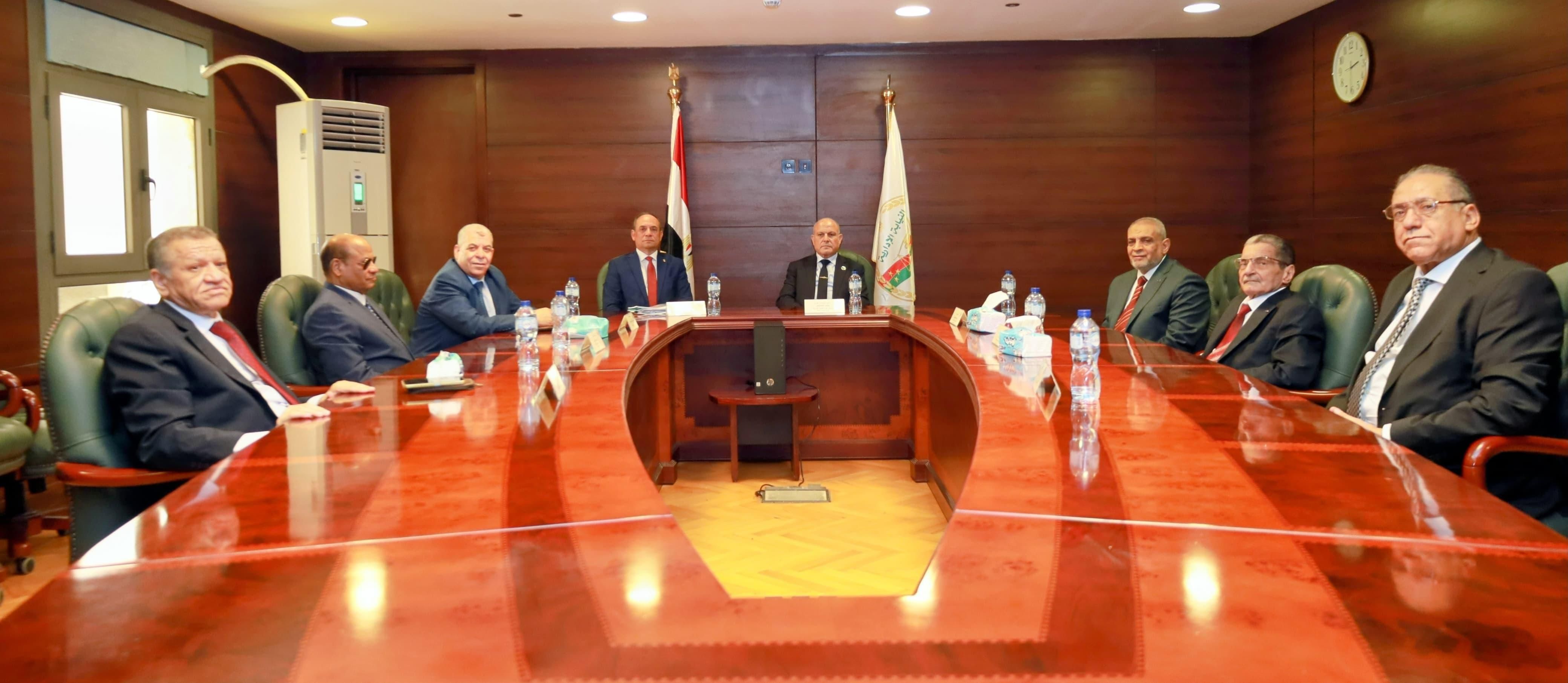 المجلس الأعلى للنيابة الإدارية يعقد اجتماعه الأول بتشكيله الجديد.. صور