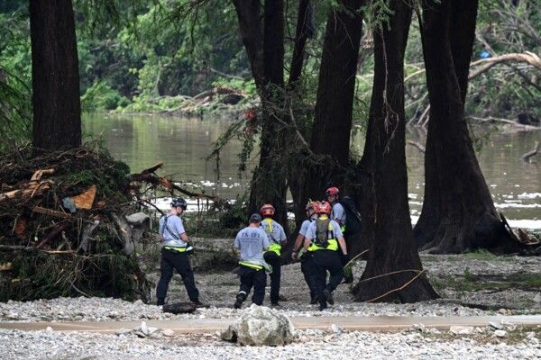 50 قتيلا في فيضانات بتكساس بينهم 15 طفلا