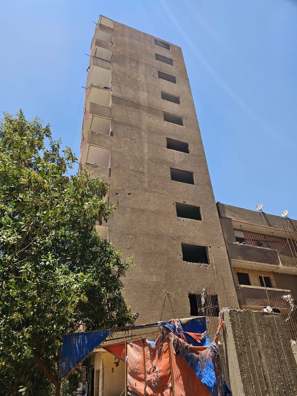 محافظ القاهرة: مستمرون في تنفيذ قرارات إزالة العقارات الآيلة للسقوط.. صور