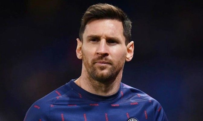 ممثلة مصرية تفاجئ الجميع: لقيت ميسي راسمني على ضهره!