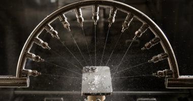 تكنولوجيا: كواليس من داخل مختبر أبل لمتانة إصدارات أيفون الجديدة