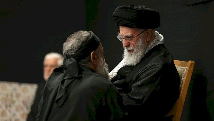 خامنئي يظهر علنًا لأول مرة منذ الحرب