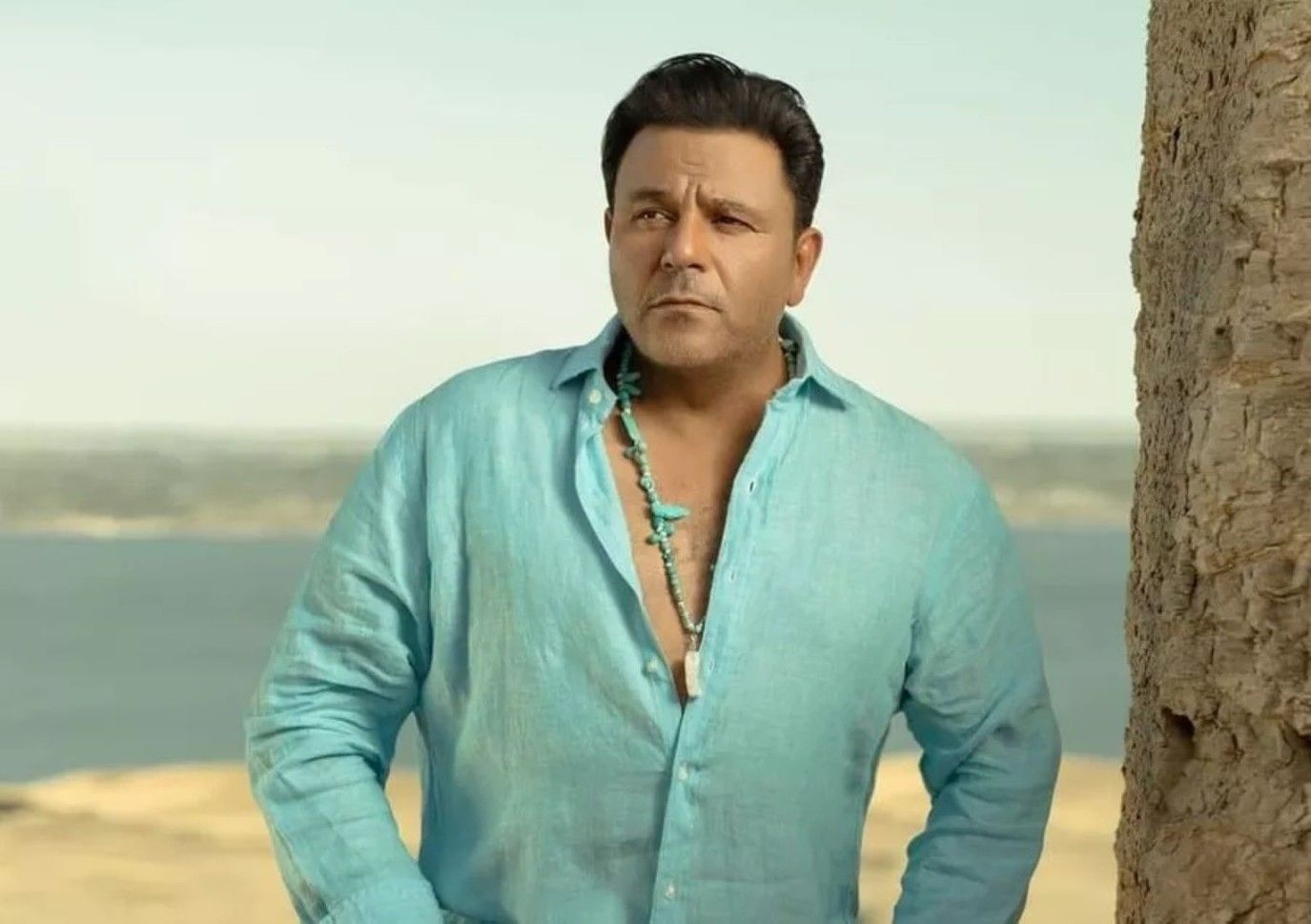 محمد فؤاد بتصرف مفاجئ مع زوج ابنته في حفل زفافهما.. فماذا فعل؟!