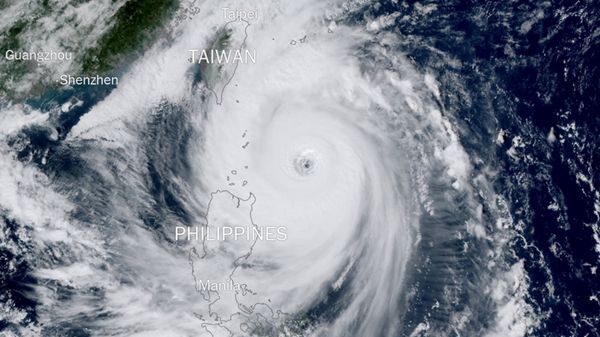 تايوان توسع تحذيرها من إعصار "داناس"