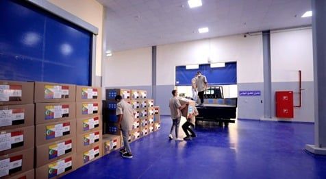 الداخلية توجه عدة شحنات من الزى الشرطى إلى جمهورية القمر.. صور