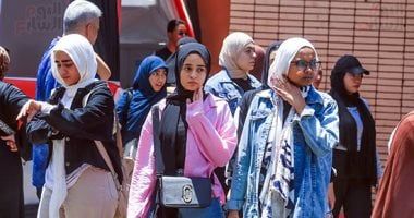 وصول أسئلة امتحان الرياضيات البحتة إلى لجان الثانوية العامة بالجيزة