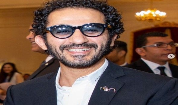أحمد حلمي يوقف عرض مسرحيته "بني آدم" بسبب عمرو دياب