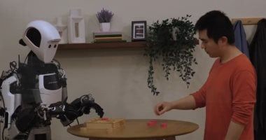 تكنولوجيا: جوجل "ديب مايند" تخطط لمنح الروبوتات "صوتا داخليا" لجعلها أكثر ذكاء