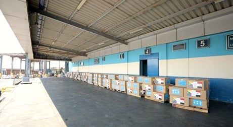 الداخلية توجه عدة شحنات من الزى الشرطى إلى جمهورية القمر.. صور