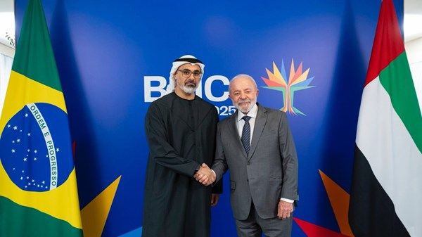 ولي عهد أبوظبي والرئيس البرازيلي يبحثان تعزيز العلاقات الثنائية