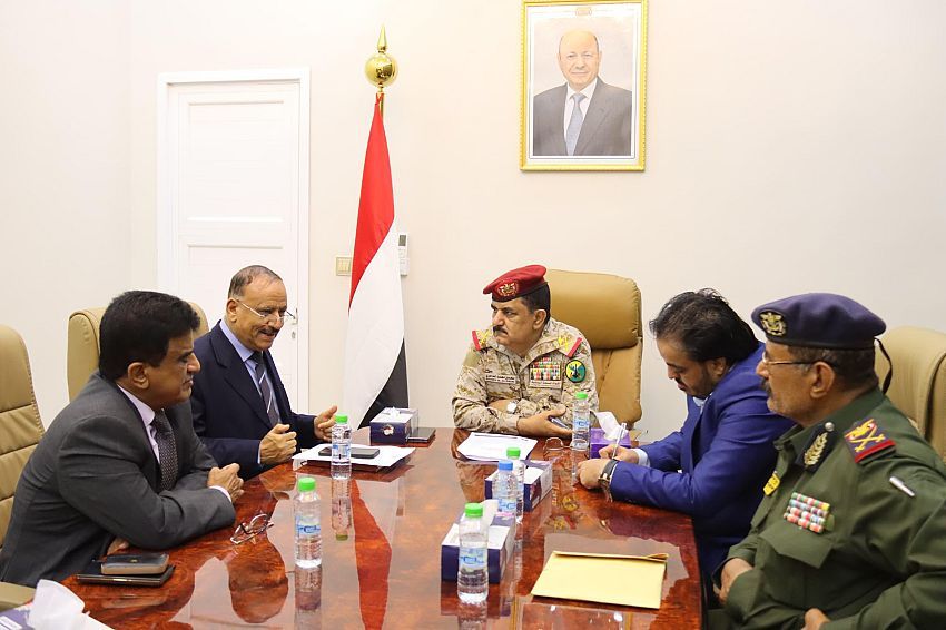 عدن.. لجنة وزارية تقرّ حزمة إجراءات لضمان انسياب السلع والوقود بين المحافظات