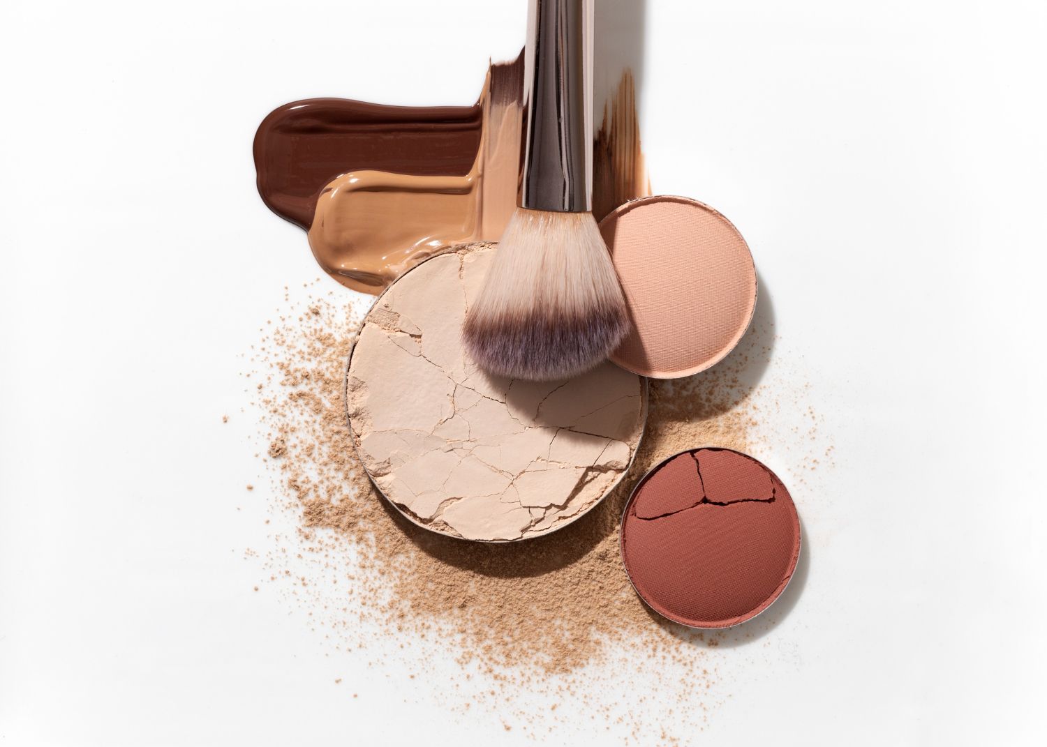 مكياج الشوكولاتة موضة صيف 2025: دفء لوني يليق بكل المواسم