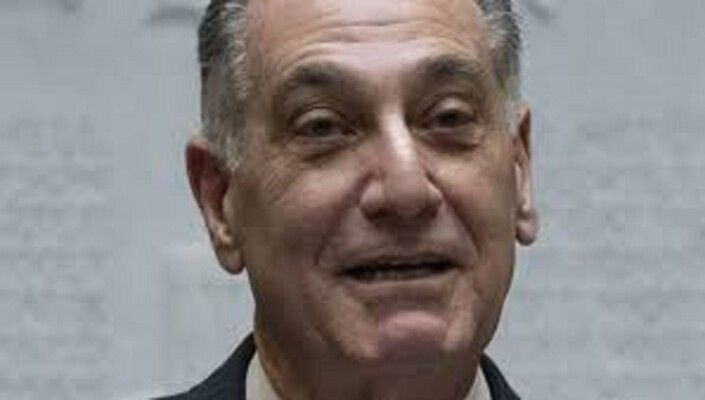 إدوارد غابريل: توم برّاك يطرح عملية تدريجية لسحب سلاح حزب الله وإنسحاب القوات الإسرائيلية من الأراضي اللبنانية