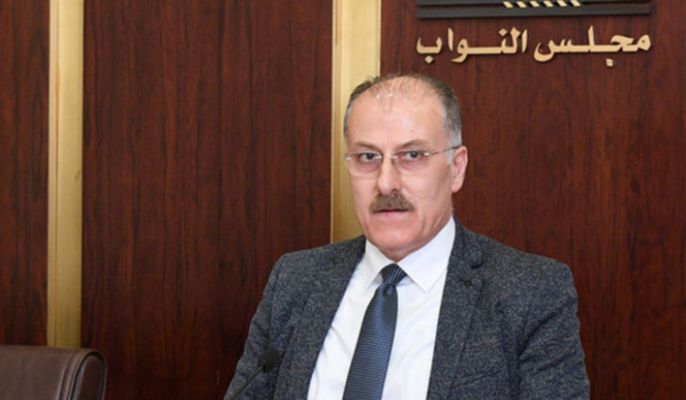 عبدالله: أين أصبحت الاقتراحات المتعلقة بكل الموظفين لملء الشغور؟