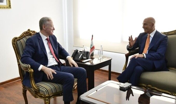 رجي التقى باراك وأطلع منه على أجواء لقاءاته مع المسؤولين اللبنانيين