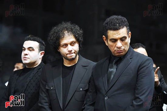 بدء عزاء المطرب الشعبى أحمد عامر بمسجد الحامدية الشاذلية.. صور