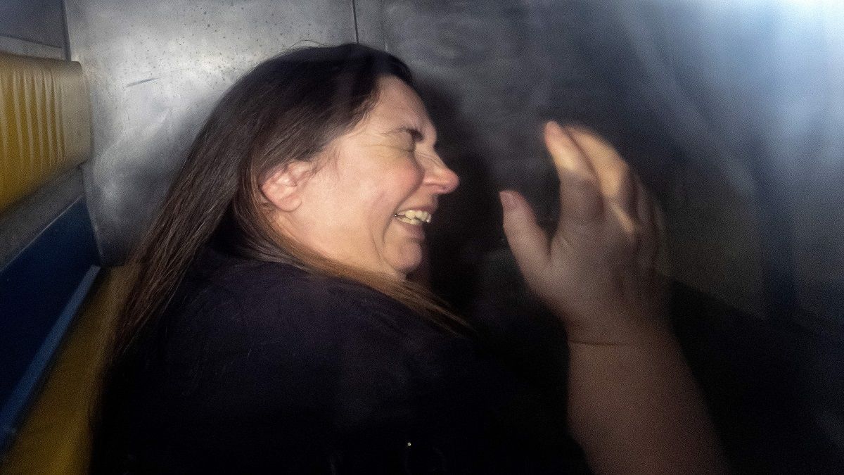 الامارات | الزوج رفض دعوة العشاء فنجا.. إدانة امرأة بقتل حماها وحماتها والعمة بـ«فطر الموت»