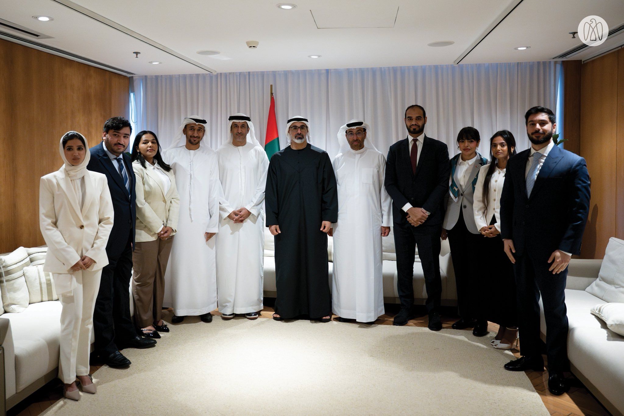 الامارات | ولي عهد أبوظبي يلتقي فريق عمل دولة الإمارات المشارك في القمة الـ17 لقادة دول "بريكس"