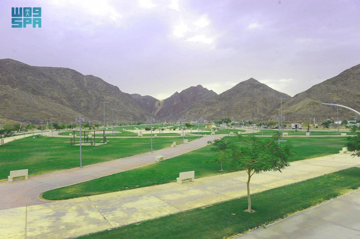 متنزه الأمير جلوي بنجران يجذب الزوار خلال الإجازة الصيفية