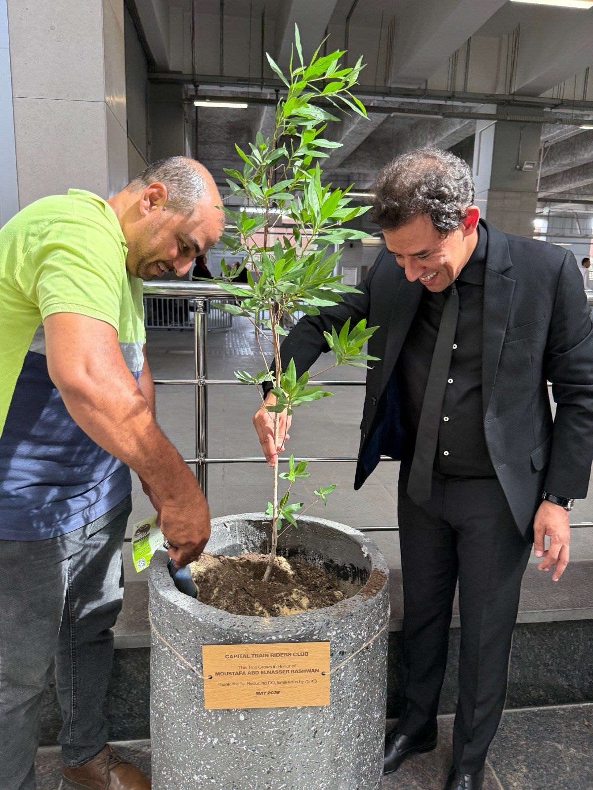 إطلاق مبادرة "ازرع - استشير" داخل محطة عدلى منصور بالقطار الكهربائي الخفيف LRT