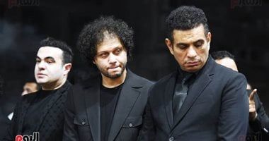 بدء عزاء المطرب الشعبى أحمد عامر بمسجد الحامدية الشاذلية.. صور