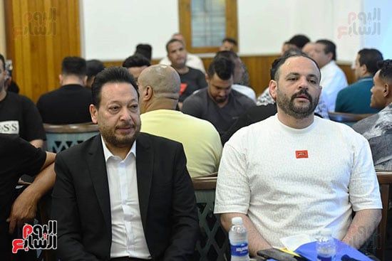 بدء عزاء المطرب الشعبى أحمد عامر بمسجد الحامدية الشاذلية.. صور