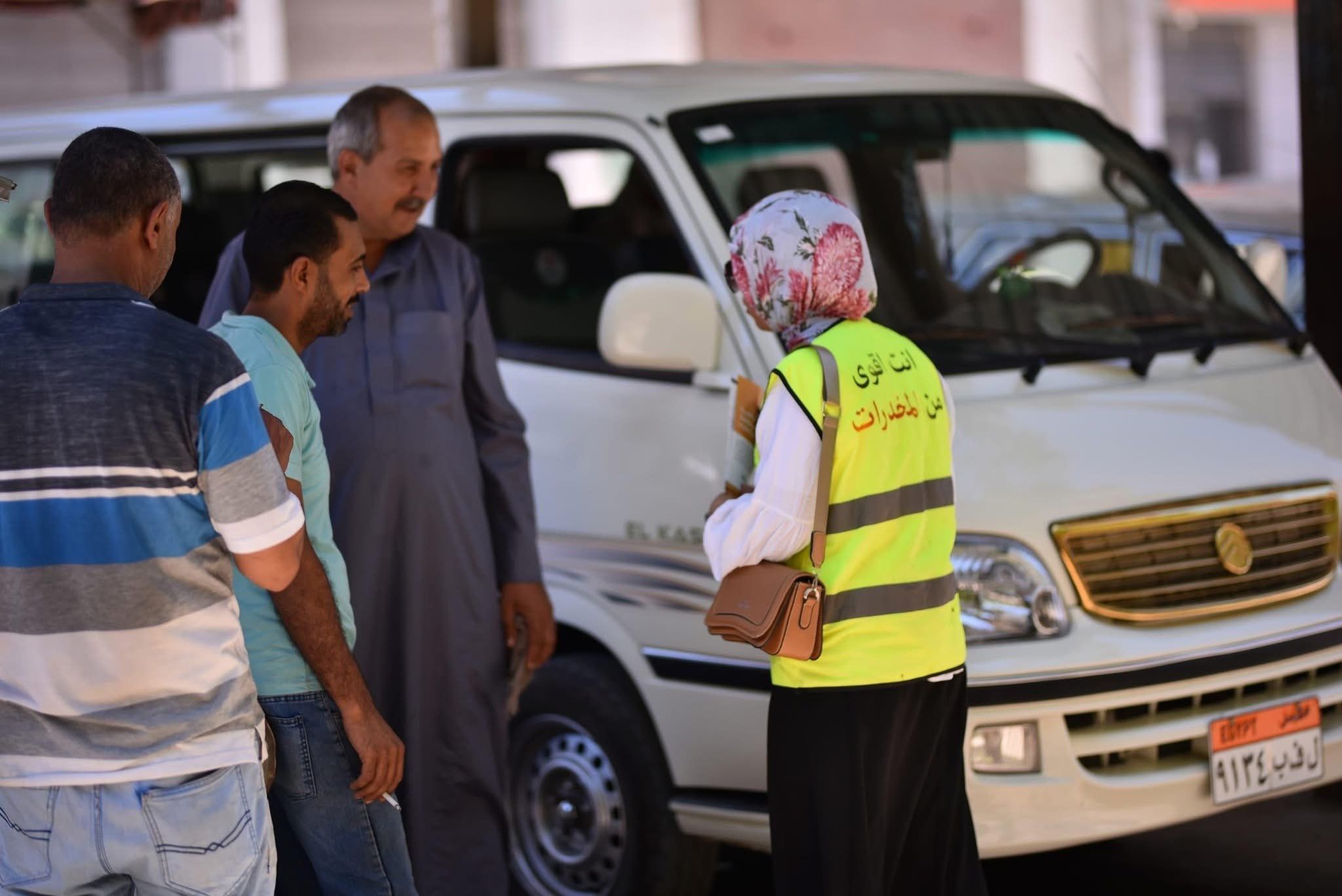 حملة صندوق مكافحة الإدمان بالمواقف لرفع وعي السائقين بخطورة المخدرات.. صور