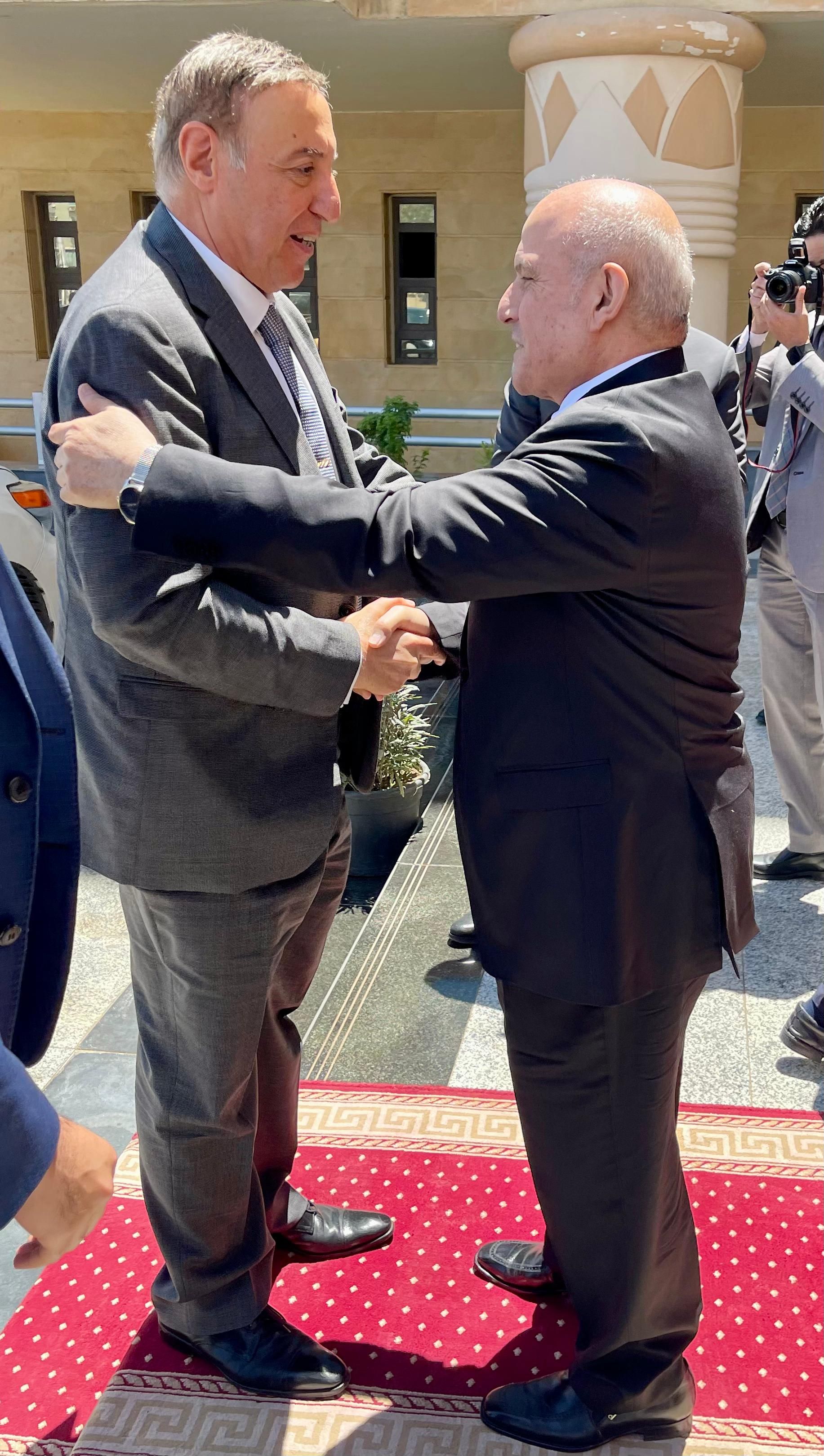 رئيس المحكمة الدستورية العليا يهنئ رئيس هيئة النيابة الإدارية بتوليه المنصب