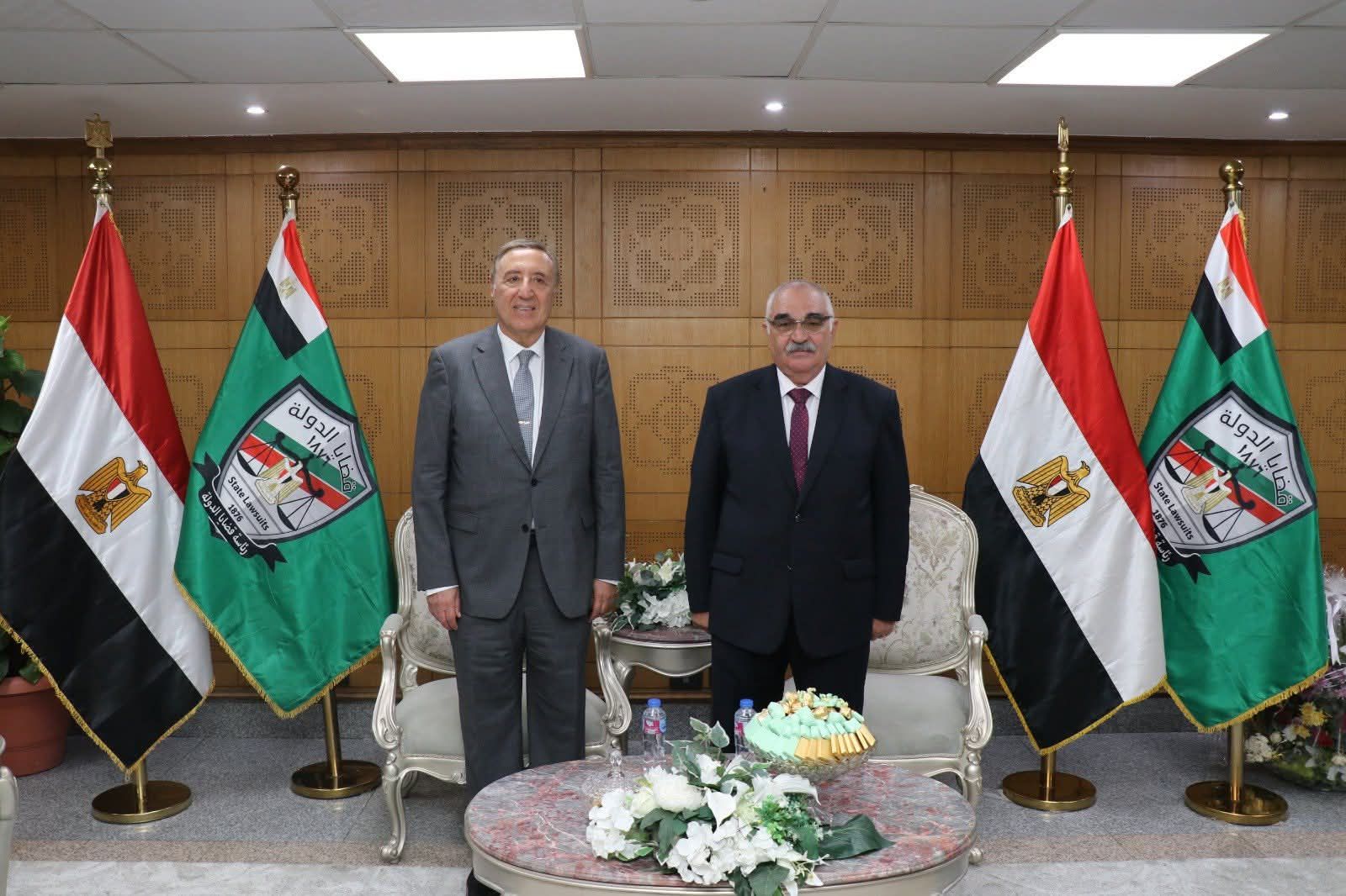 رئيس المحكمة الدستورية يهنئ رئيس هيئة قضايا الدولة مشيدا بكفاءته القانونية