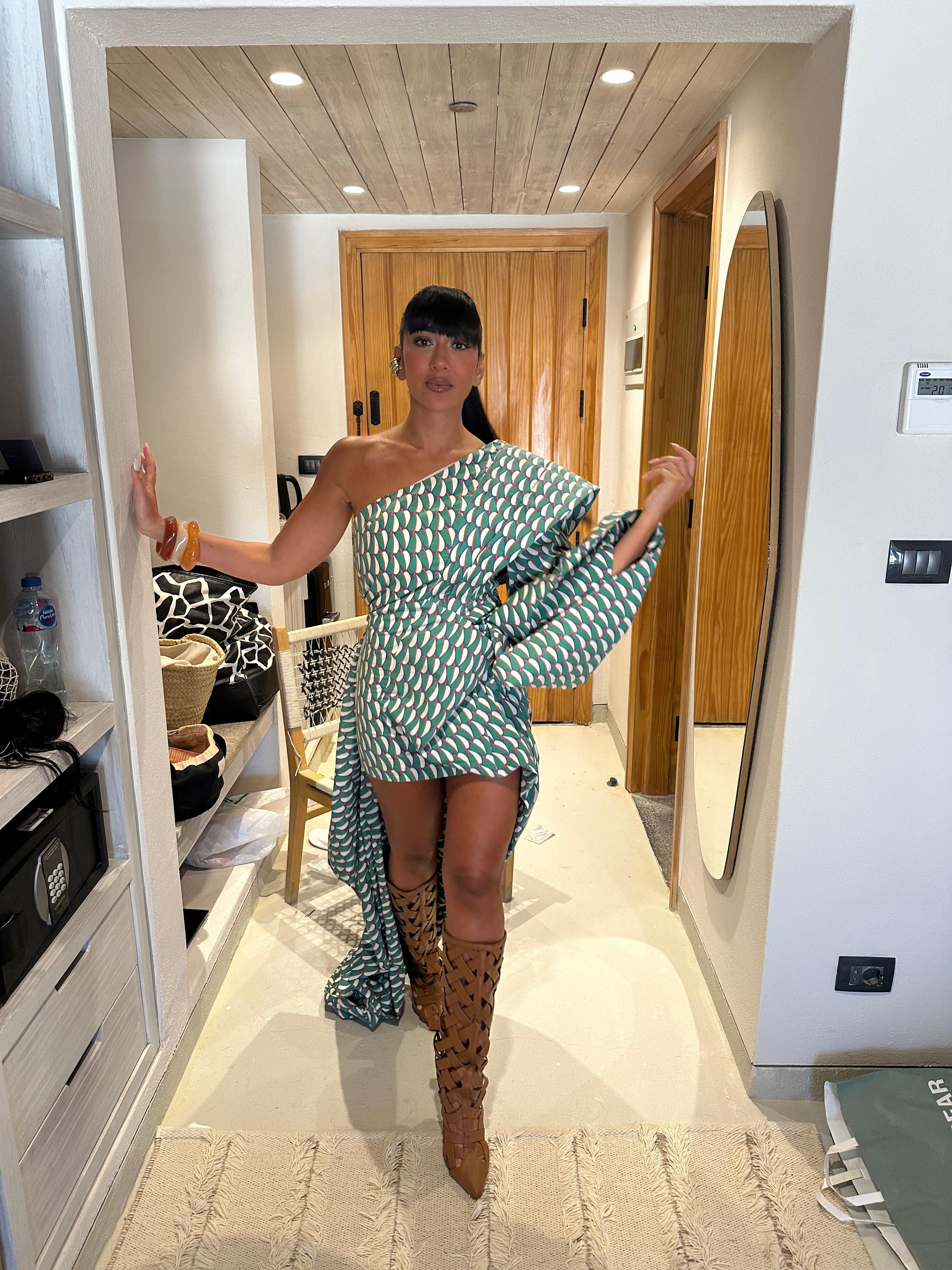 بإطلالة جذابة.. آية الجنايني تبدأ تصوير أولى مشاهدها في مسلسل أنا أنت.. أنت مش أنا