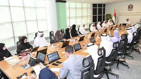 "الإمارات للبنية التحتية والإسكان" يناقش تطوير سياسات الازدحام المروري