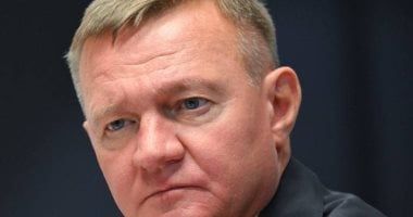 بعد إقالته بساعات.. انتحار وزير النقل الروسي داخل سيارته بضواحى موسكو