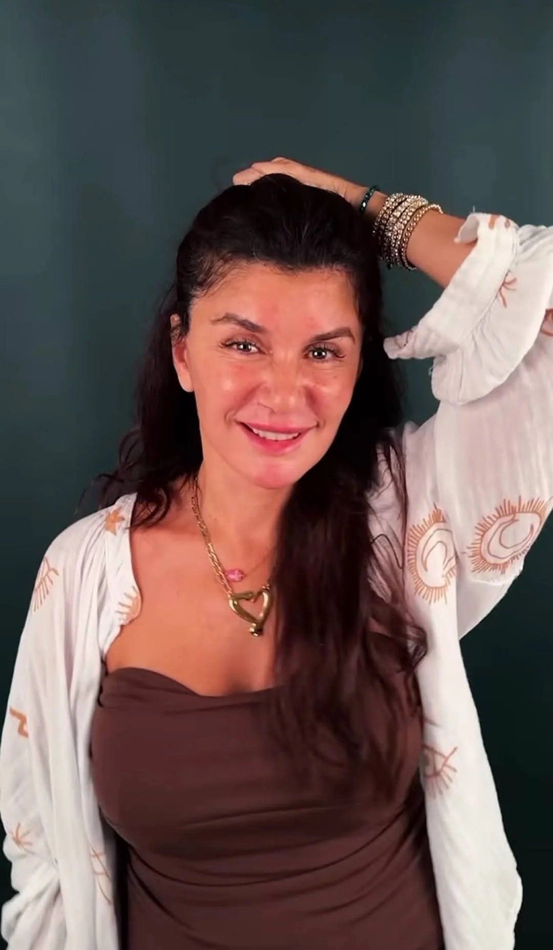 غادة عادل بعد خضوعها لعملية شد وجه.. ماذا تغير فى شكلها قبل وبعد؟