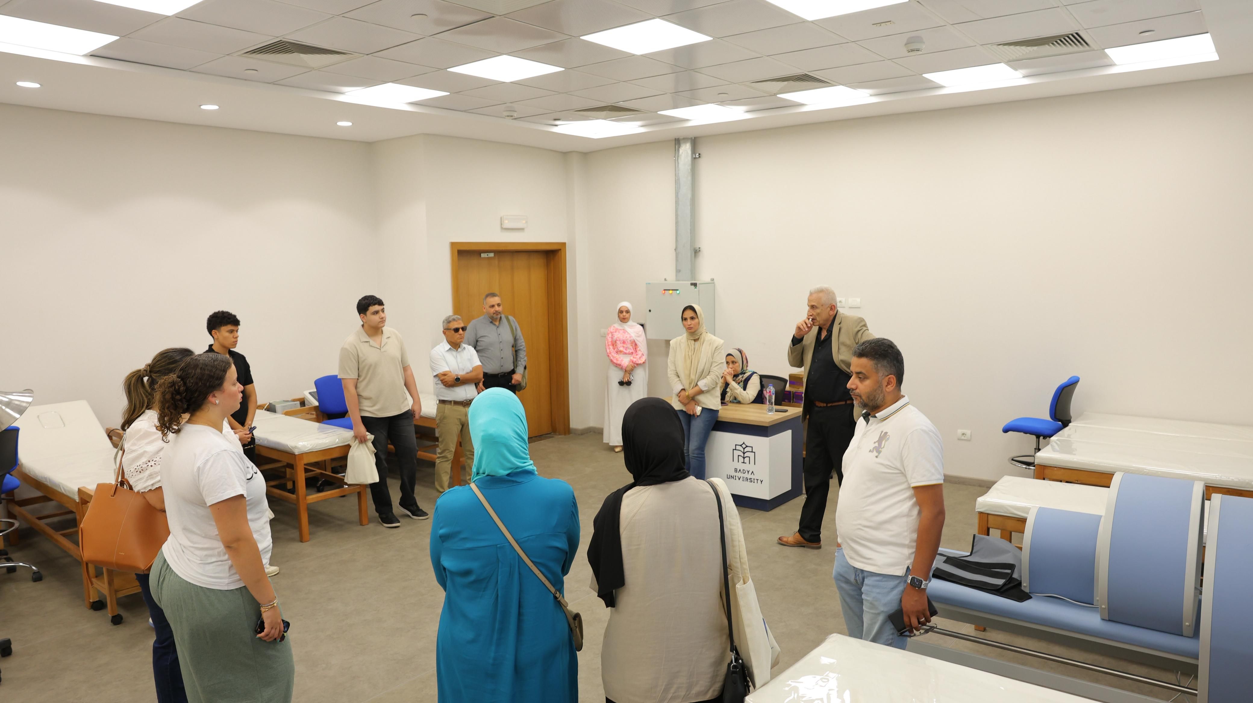 جامعة باديا تنظم جولات تعريفية للطلاب الجدد لاستكشاف حرمها الجامعي