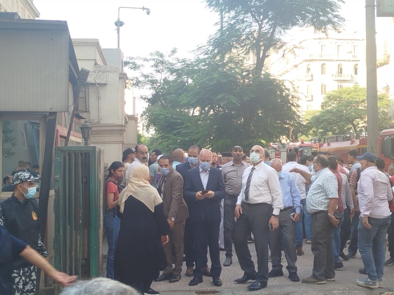 محافظ القاهرة يشرف على عمليات إطفاء حريق سنترال رمسيس