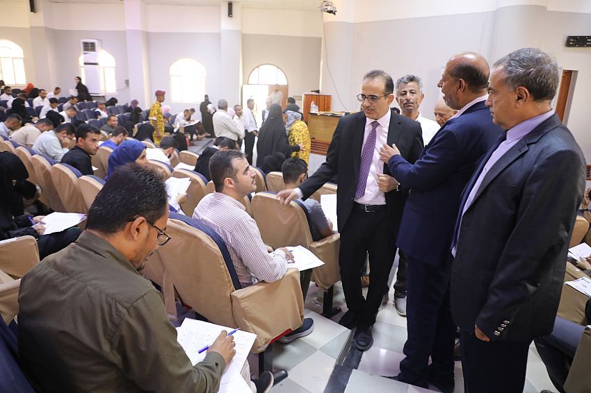 2779 طبيبًا وممارسًا يخضعون لاختبارات الكفاءة في 11 مركزًا داخل اليمن وخارجه