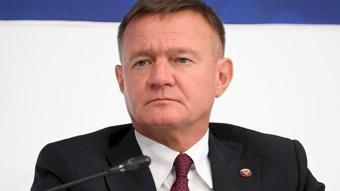 العثور على وزير النقل الروسي منتحراً في أعقاب قرار تنحيته!