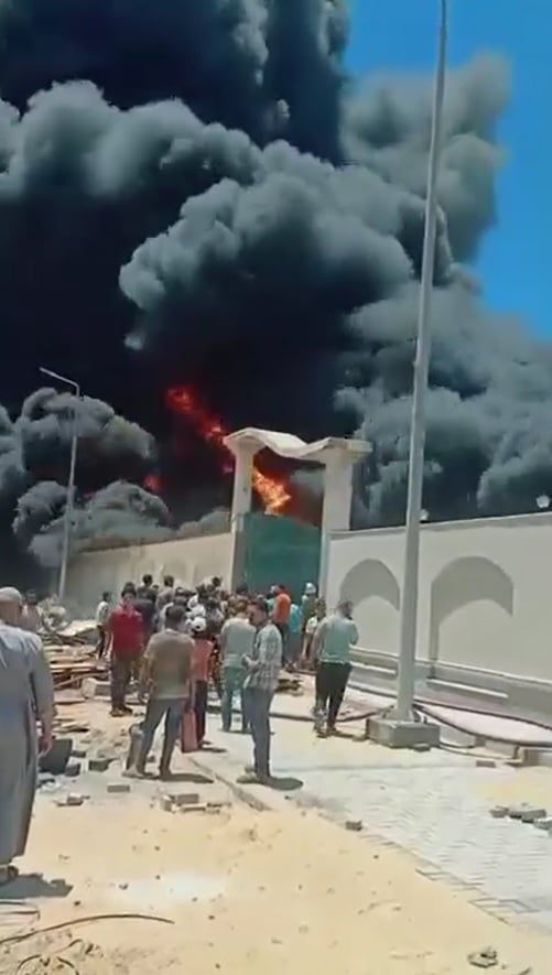 تداول فيديو لحريق مصنع إسفنج دمياط ..استمرار محاولات السيطرة على النيران