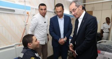 وزير الاتصالات: عودة الخدمات بشكل تدريجى خلال 24 ساعة