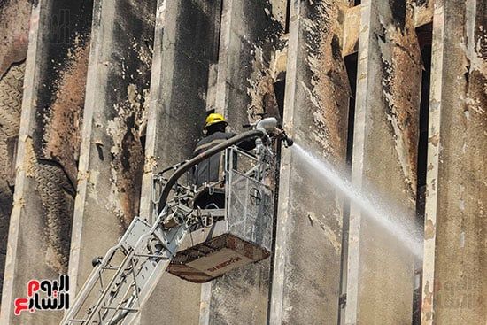 النيابة العامة تباشر التحقيق فى أسباب حريق سنترال رمسيس.. صور