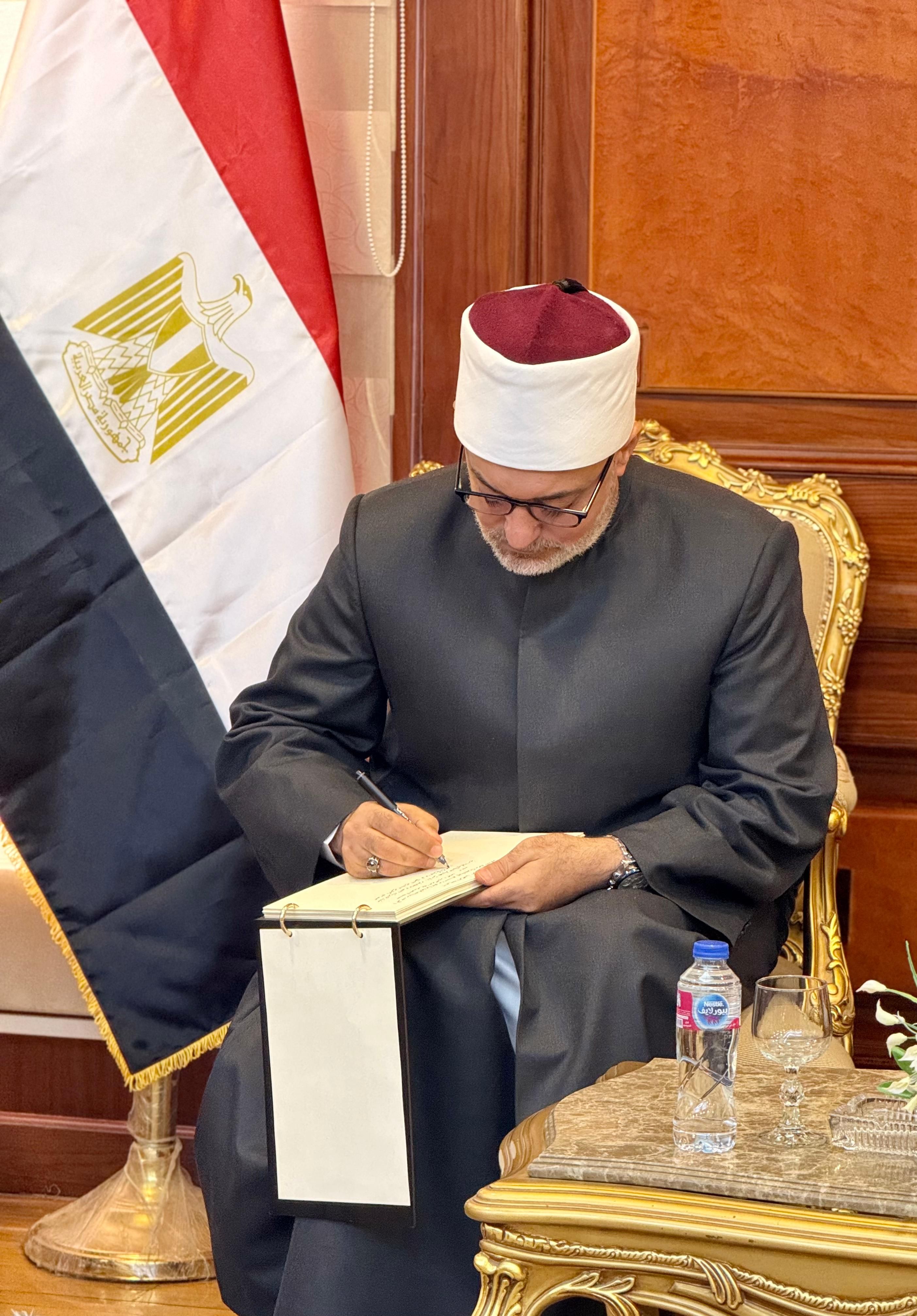 رئيس النيابة الإدارية: دار الإفتاء تقوم بجهود رصينة فى توطيد الأسس السامية