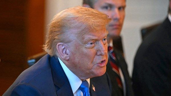 ترامب: سنرسل مساعدات عسكرية إلى أوكرانيا